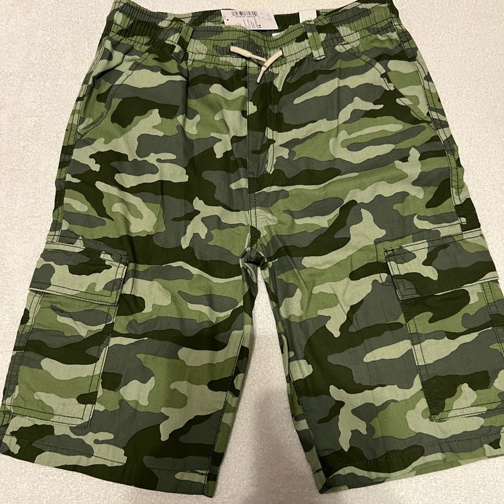 NWT- CHILDREN’S PLACE - BOYS CAMO SHORTS- SIZE 14